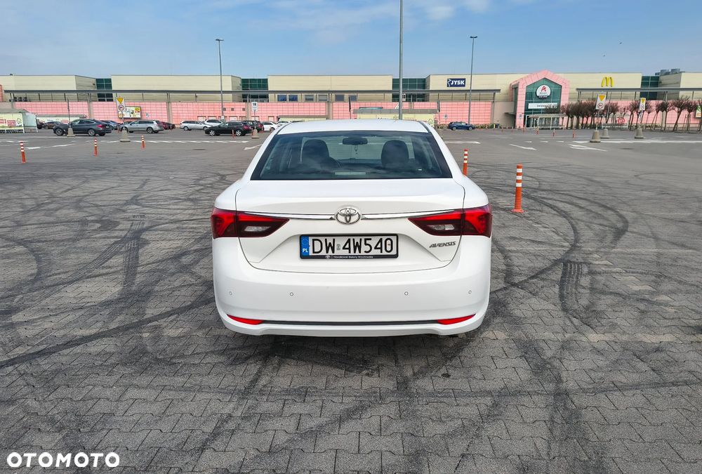Toyota Avensis 1.8 Active - 2