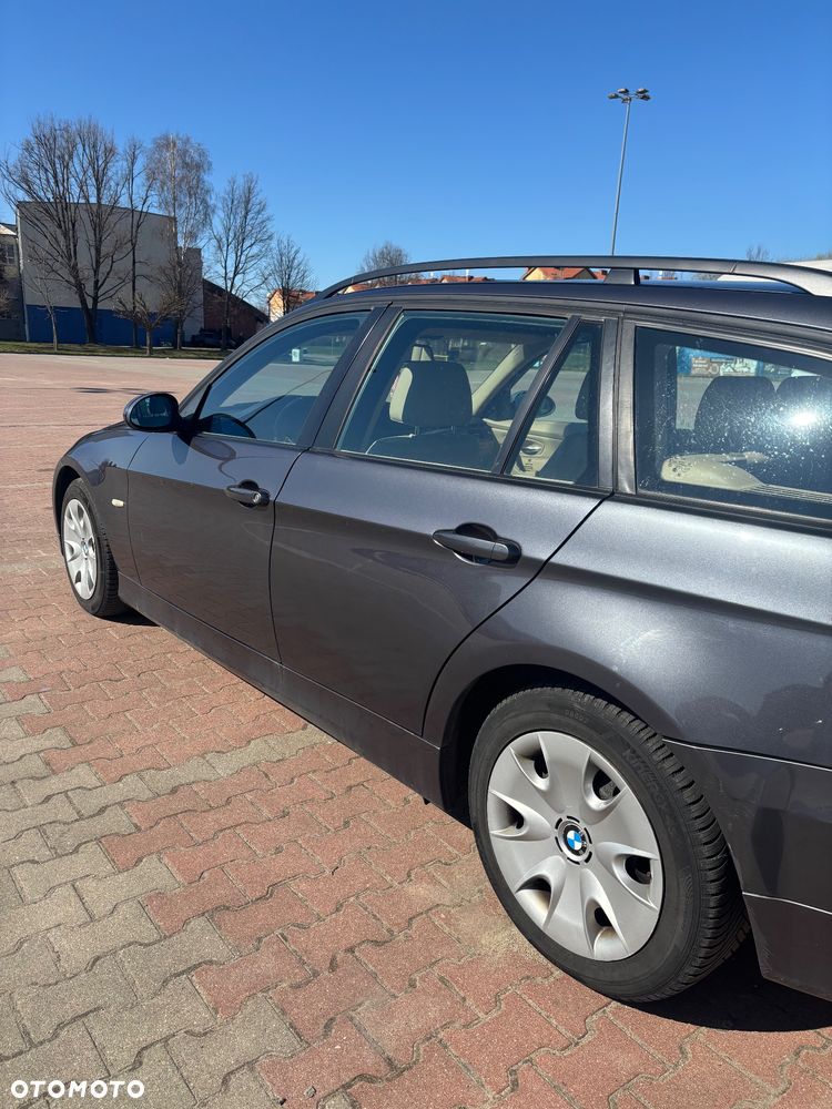 BMW Seria 3 318d DPF - 8