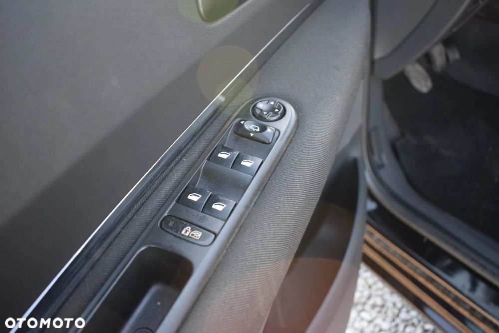 Peugeot 5008 2.0 BlueHDi Active - 24
