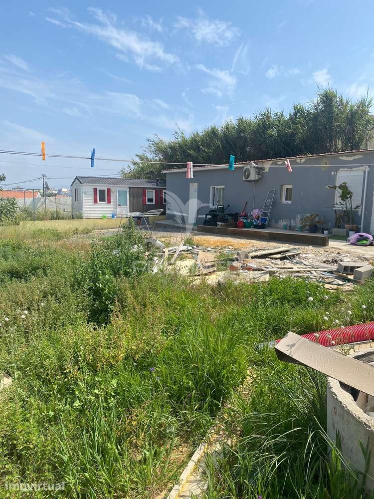 TERRENO EM ALMADA COM 4 CASAS , OTIMO PRA INVESTIMENTOS --SOBREDA - Grande imagem: 4/8