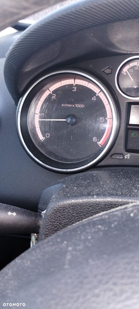 Peugeot 308 1.6 HDi Premium - 8