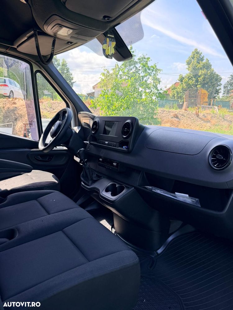 Mercedes-Benz Sprinter - 19