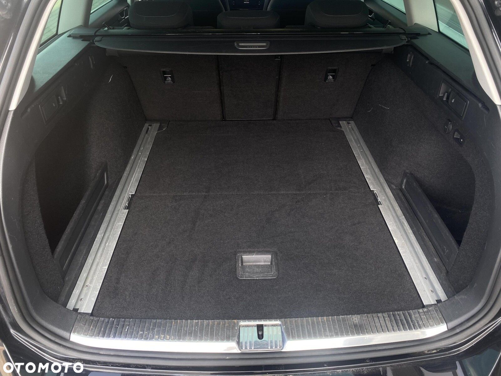 Volkswagen Passat 2.0 TDI EVO Business DSG - 32