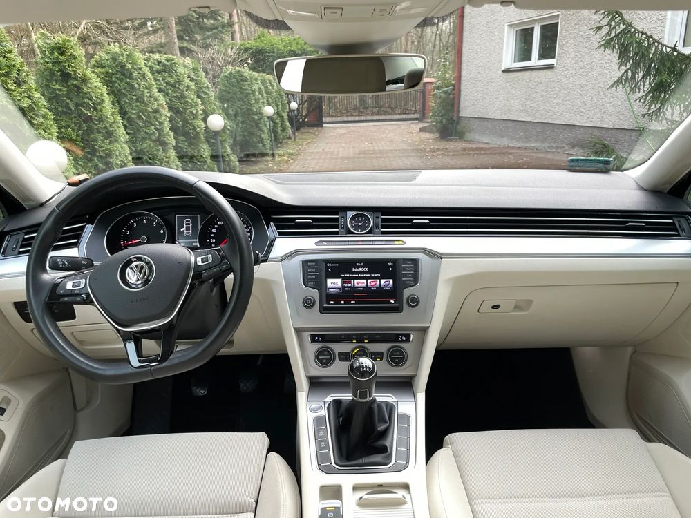 Volkswagen Passat 1.8 TSI BMT Comfortline - 9