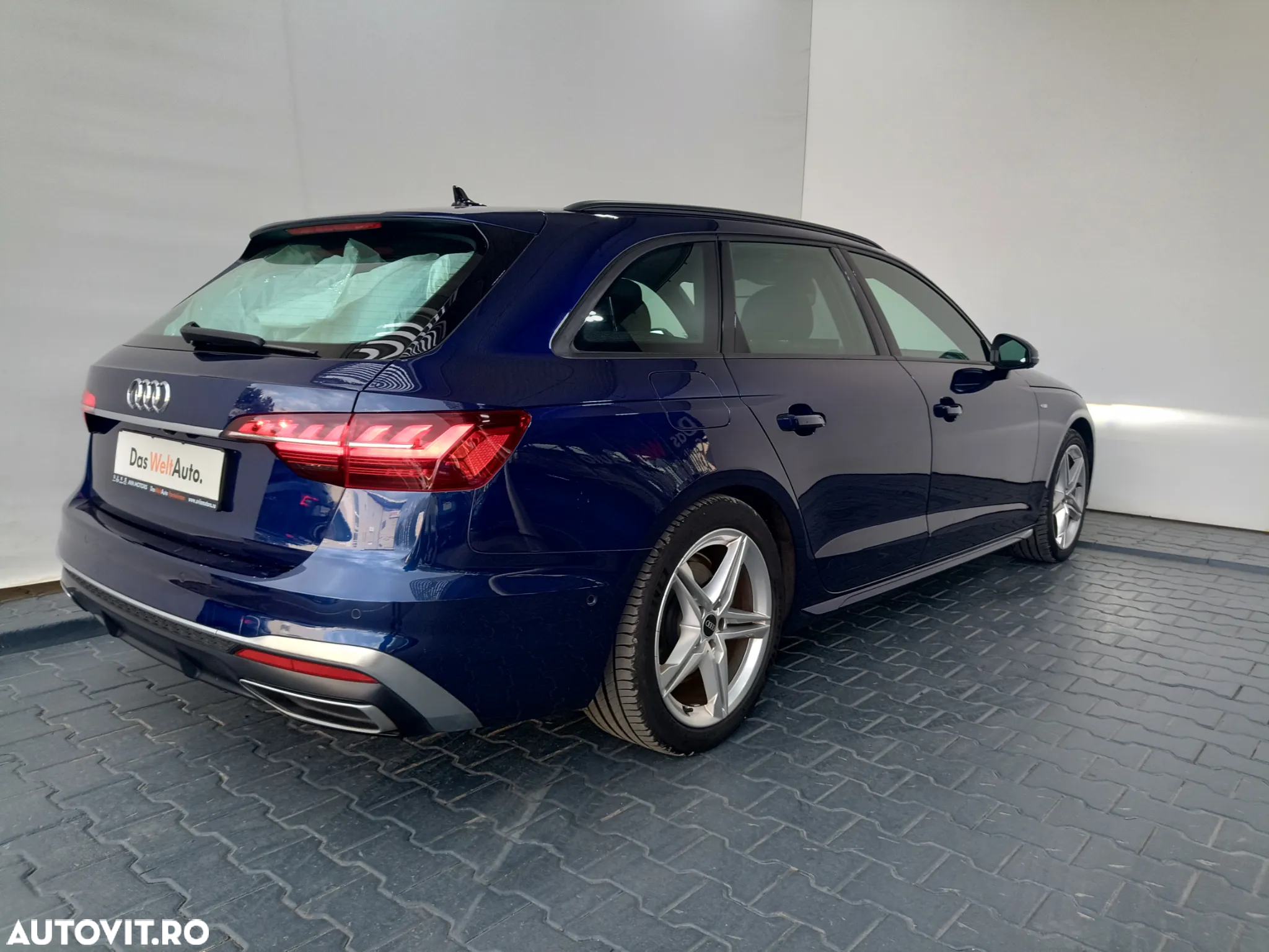 Audi A4 Avant 35 TDI S tronic S line - 38