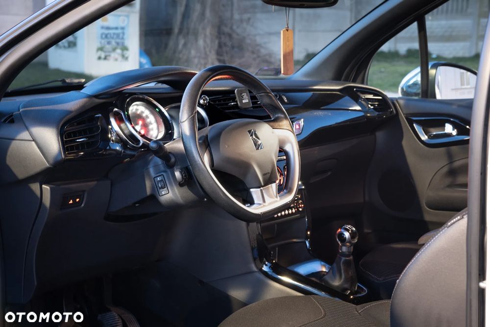 Citroën DS3 1.6 e-HDi SoChic - 10