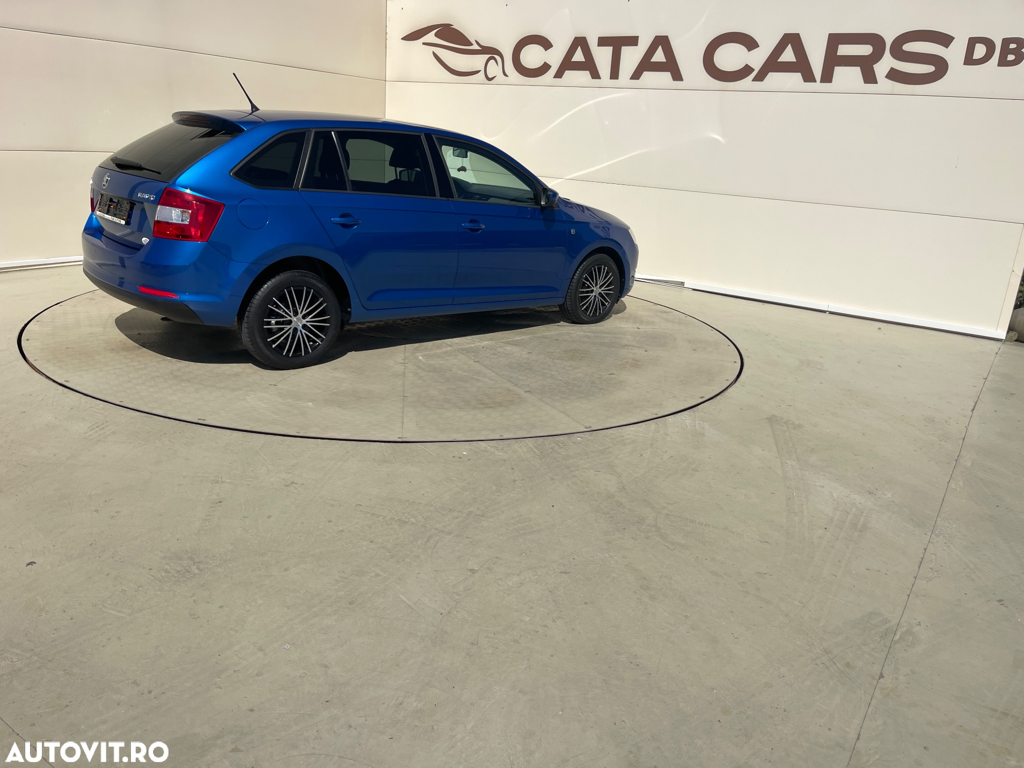 Skoda RAPID 1.6 TDI DSG Ambition - 17
