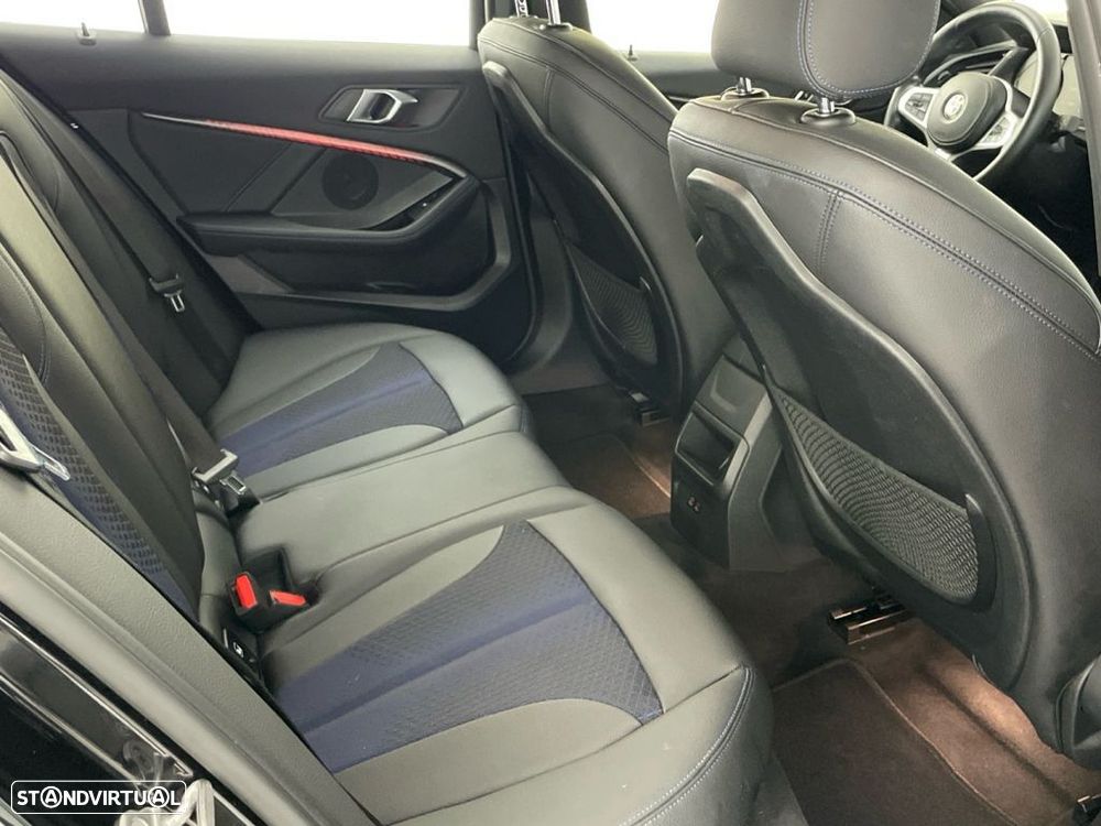 BMW 116 d Pack Desportivo M - 23