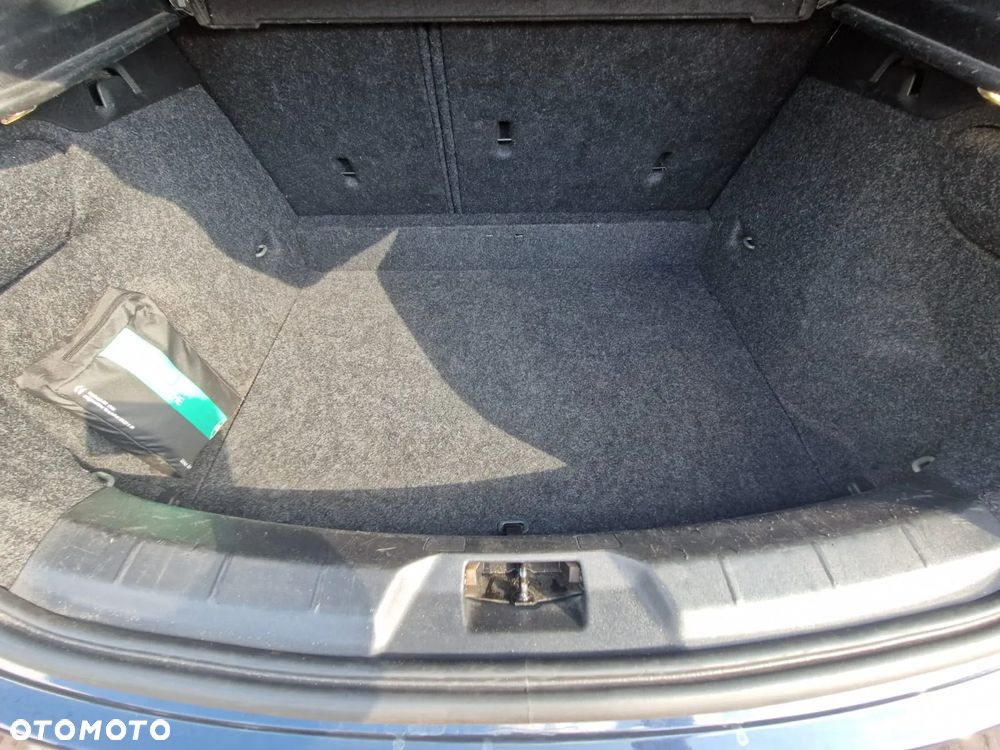 Volvo V40 D2 Kinetic - 23