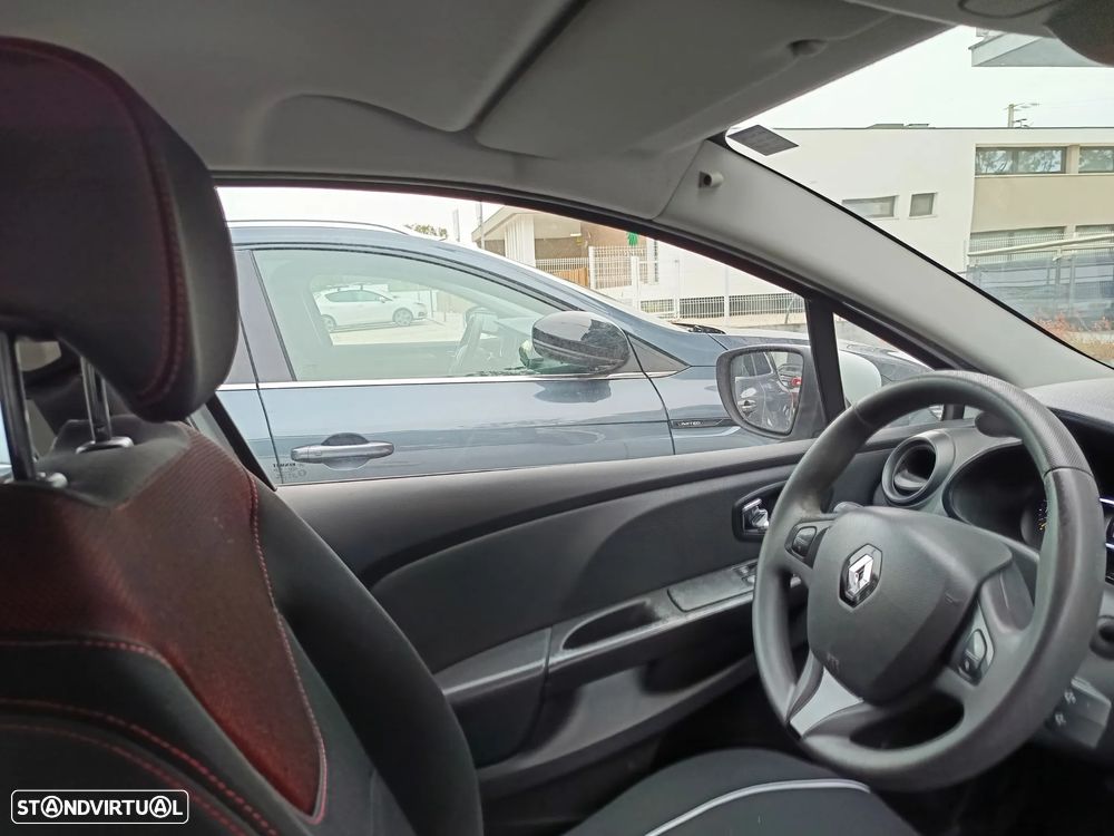 Renault Clio Sport Tourer 1.5 dCi Dynamique S - 8