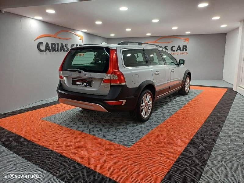 Volvo XC 70 2.0 D4 Momentum Geartronic - 4