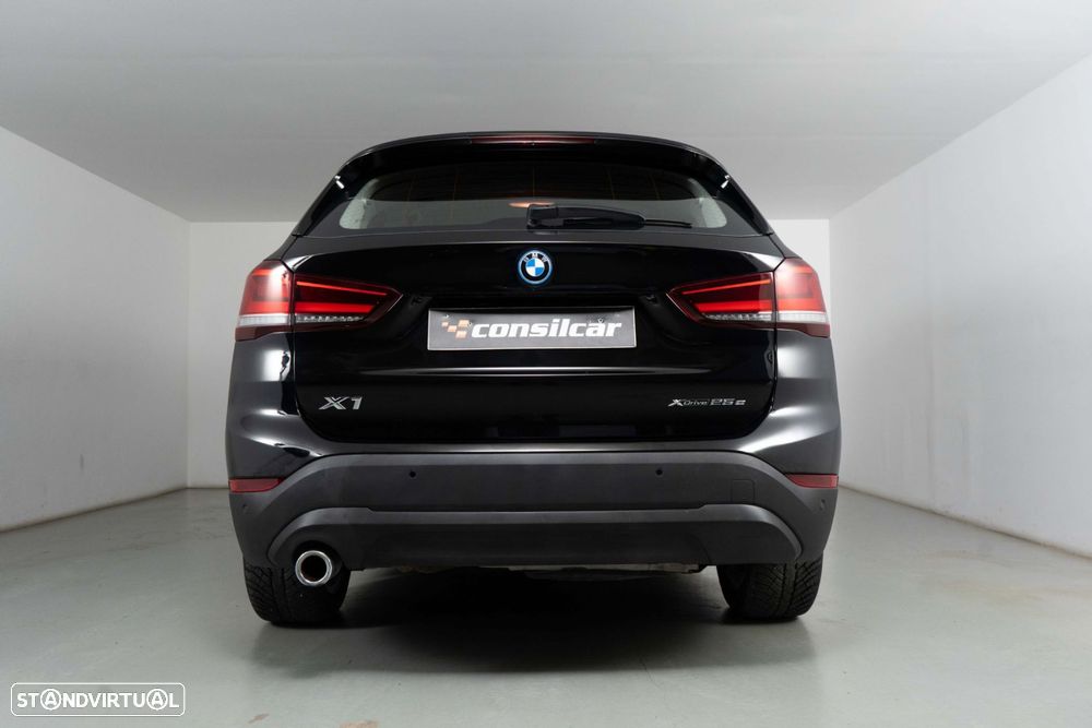 BMW X1 25 e xDrive Corporate Edition - 4