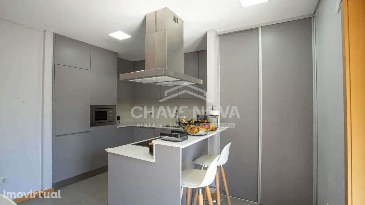 PS - Excelente Apartamento T3 c/ Terraço- Oliveira do Douro, V.N.G - Grande imagem: 3/27
