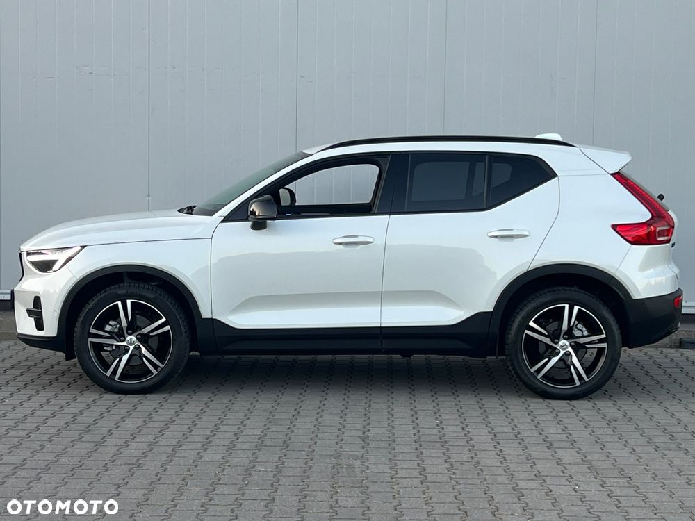 Volvo XC 40 B4 AWD Plus Dark - 2