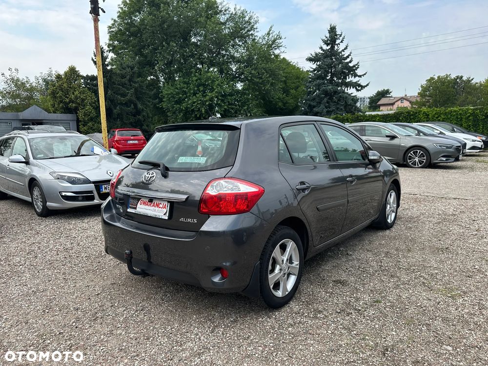 Toyota Auris - 11