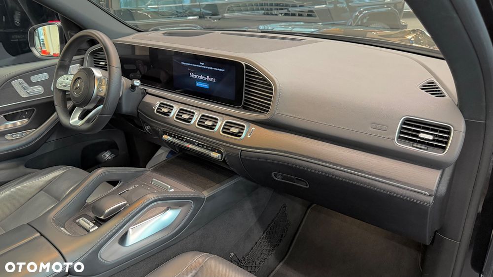 Mercedes-Benz GLS - 38