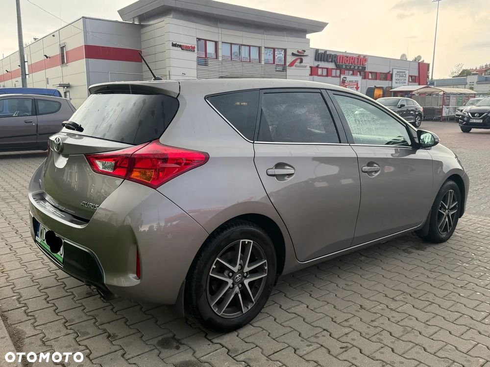 Toyota Auris 1.6 Premium Comfort - 5