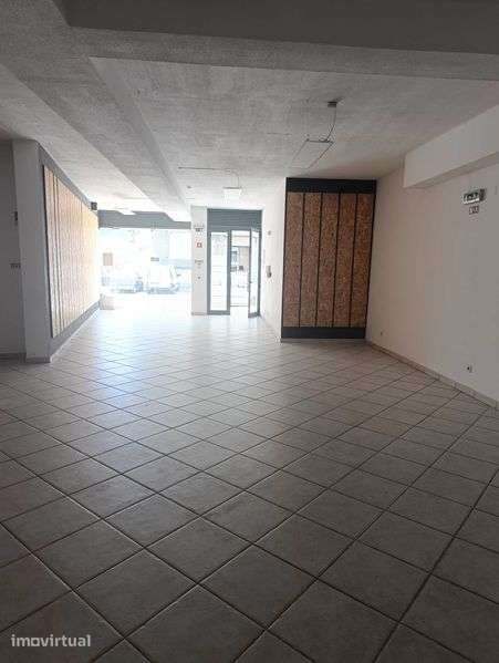 Arrendamento de loja com 156M Ramada - Grande imagem: 2/8