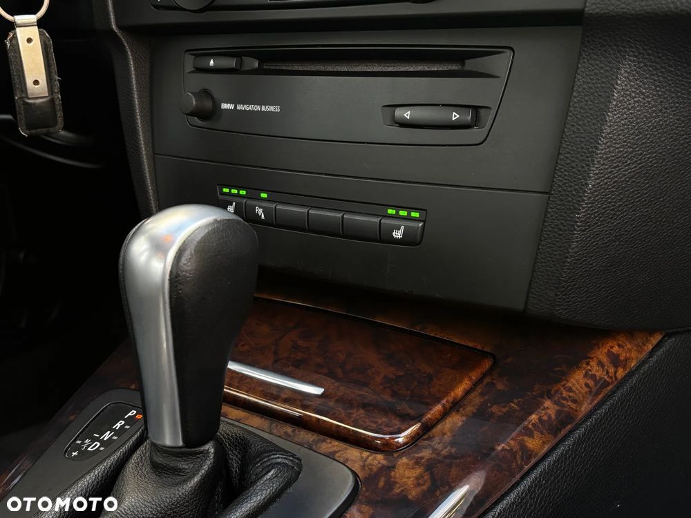 BMW Seria 3 320i - 36