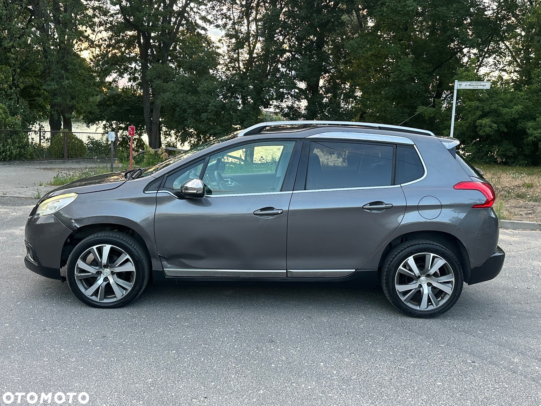 Peugeot 2008 1.6 e-HDi Allure S&S - 6