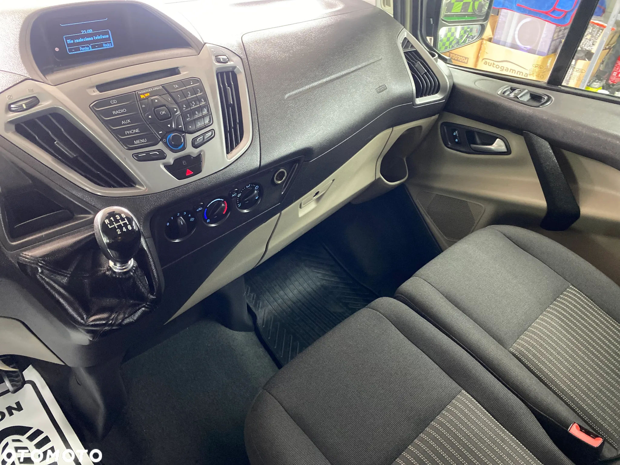 Ford Tourneo Custom 300 L2H1 VA Limited - 25