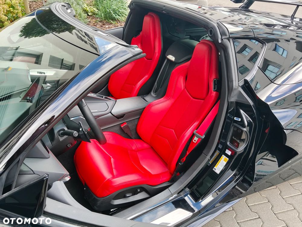 Chevrolet Corvette - 11
