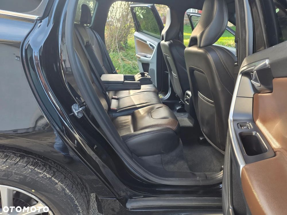 Volvo XC 60 D4 AWD Geartronic Summum - 11
