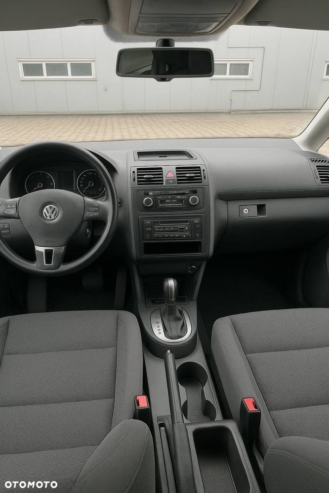 Volkswagen Touran - 5