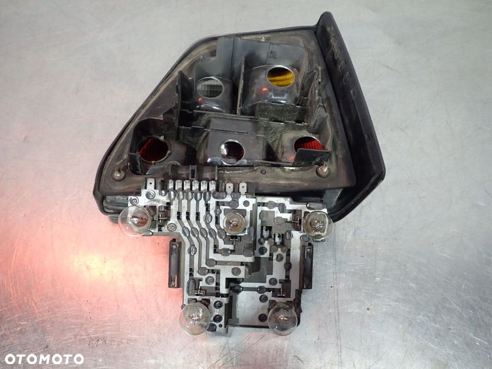 LAMPA LEWA TYLNA VOLKSWAGEN GOLF II LIFT  191945257   191945111A - 6