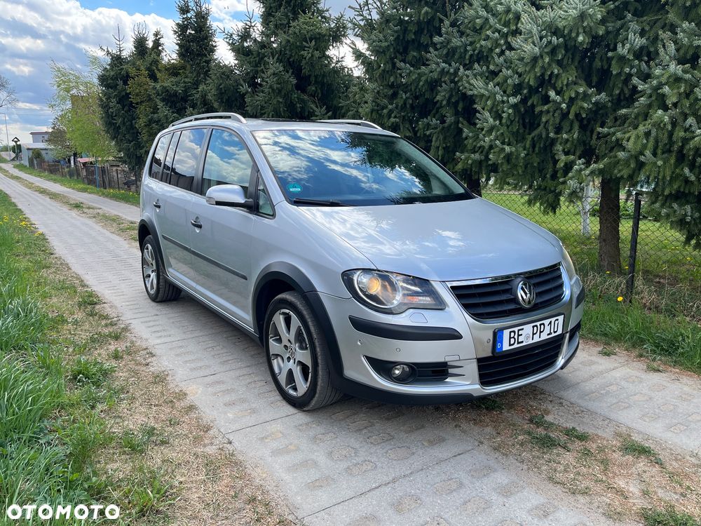 Volkswagen Touran 2.0 TDI DPF DSG Cross - 1
