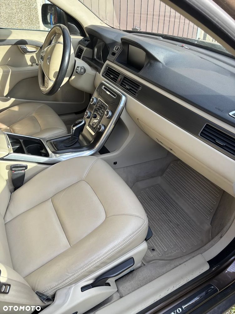 Volvo XC 70 D5 AWD Dynamic Summum - 11