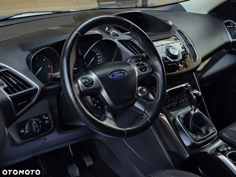 Ford Kuga 2.0 TDCi 2x4 ST-Line - 5