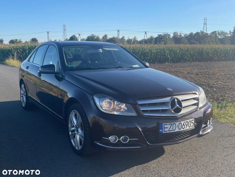 Mercedes-Benz Klasa C 180 CDI DPF (BlueEFFICIENCY) 7G-TRONIC Avantgarde - 2
