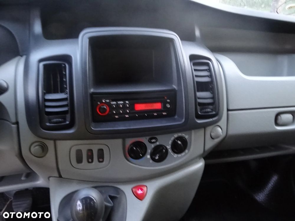 Opel Vivaro - 12