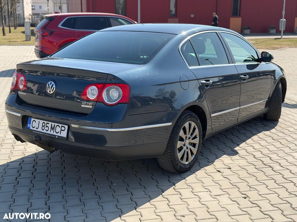 Volkswagen Passat 2.0TDI Highline DPF 4Motion - 18