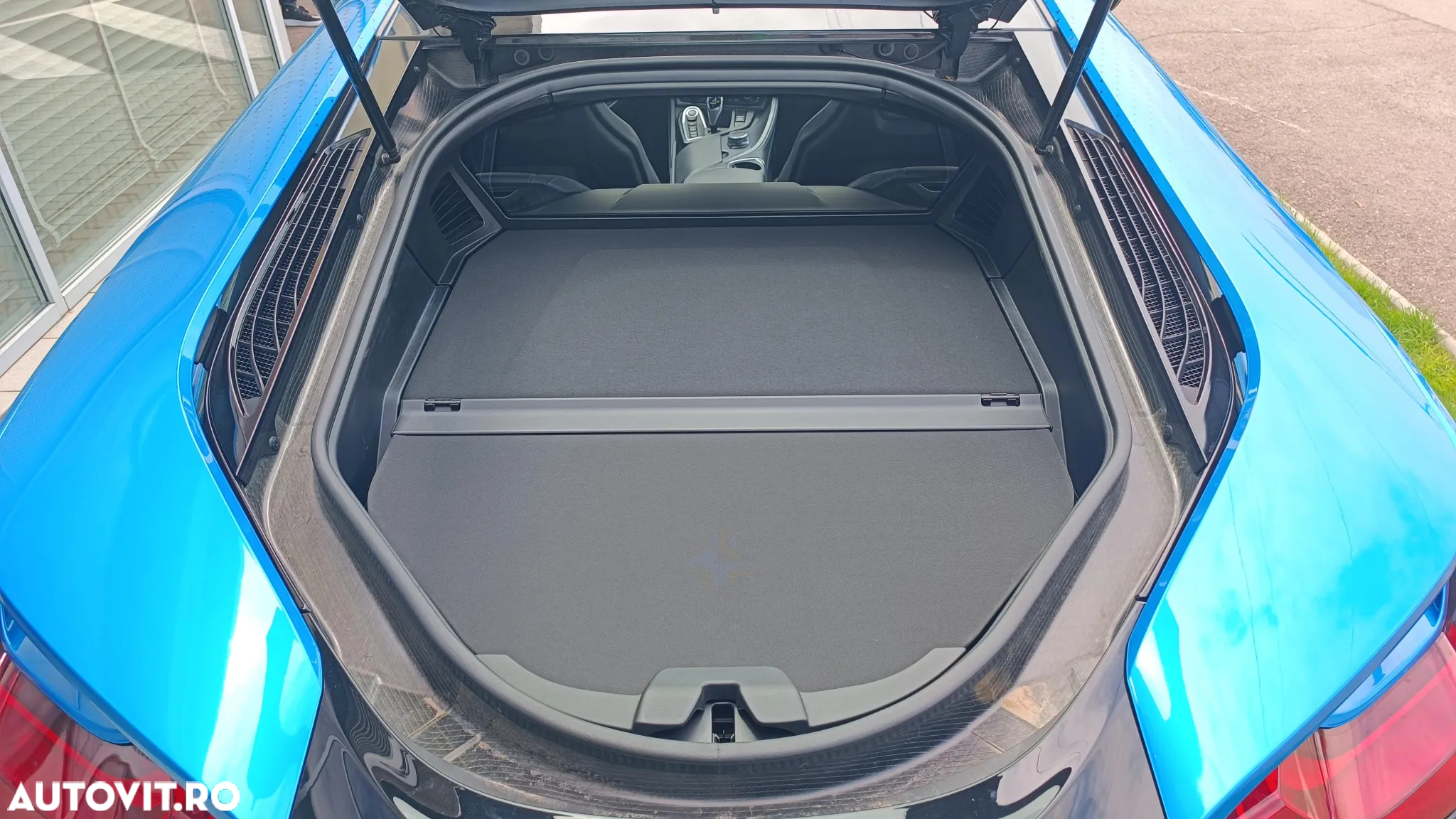 BMW i8 Coupe - 27