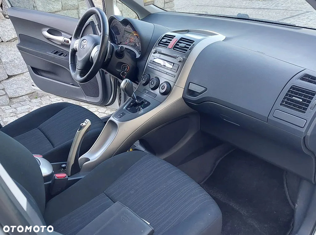 Toyota Auris 1.6 Luna MM - 10