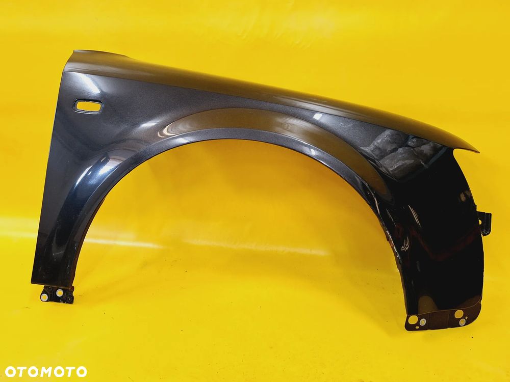 BŁOTNIK PRAWY PRZÓD PRZEDNI AUDI A4 B6 LAK: LZ9W NR598 - 1