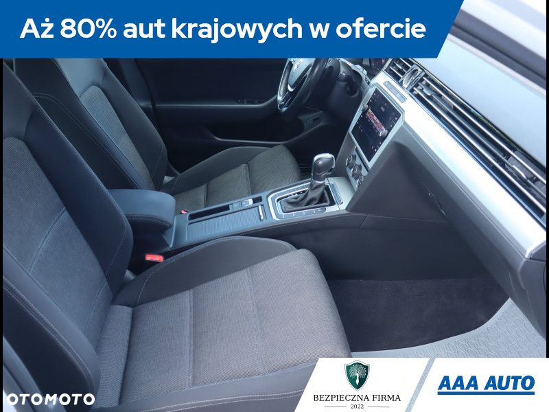 Volkswagen Passat - 10