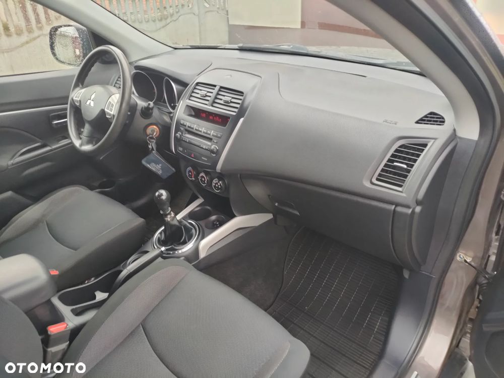 Mitsubishi ASX 1.8 DI-D 2WD Inform - 36