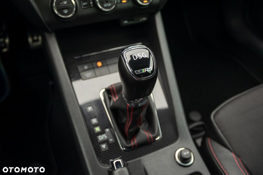 Skoda Octavia 2.0 TDI DSG RS - 30