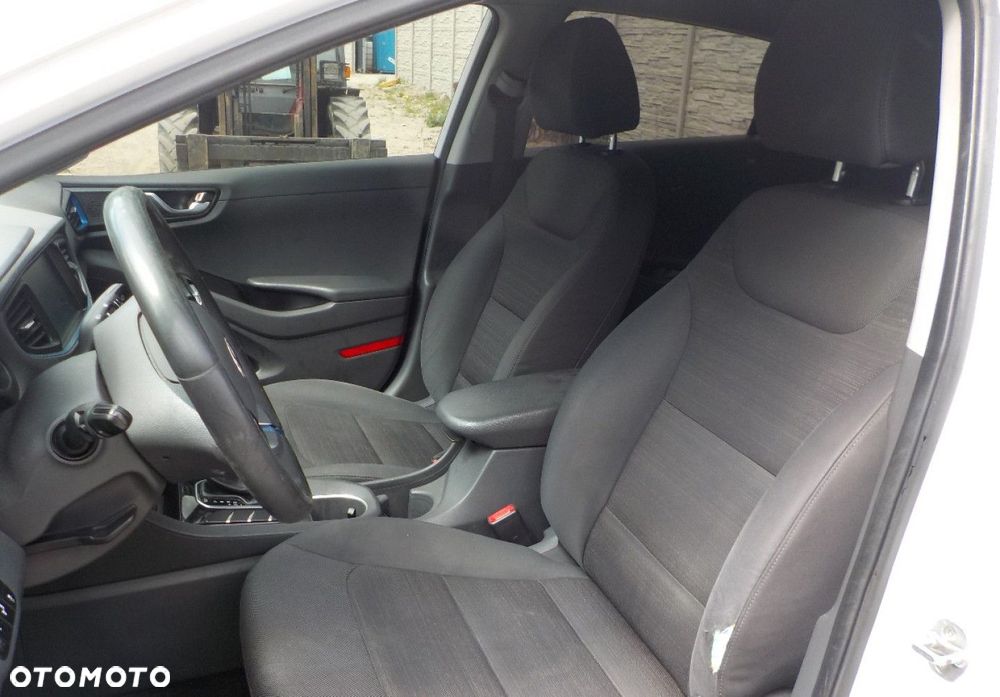 Hyundai IONIQ - 24
