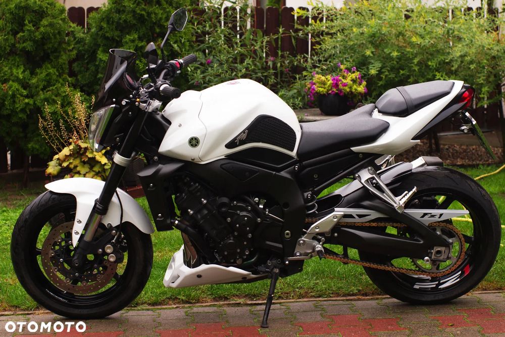 Yamaha FZ - 20