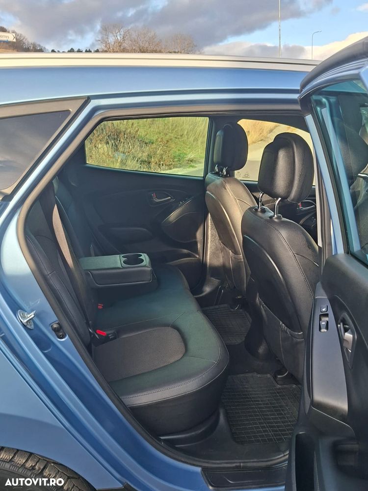 Hyundai ix35 2.0 CRDI 4WD Fifa World Cup Gold Edition - 6