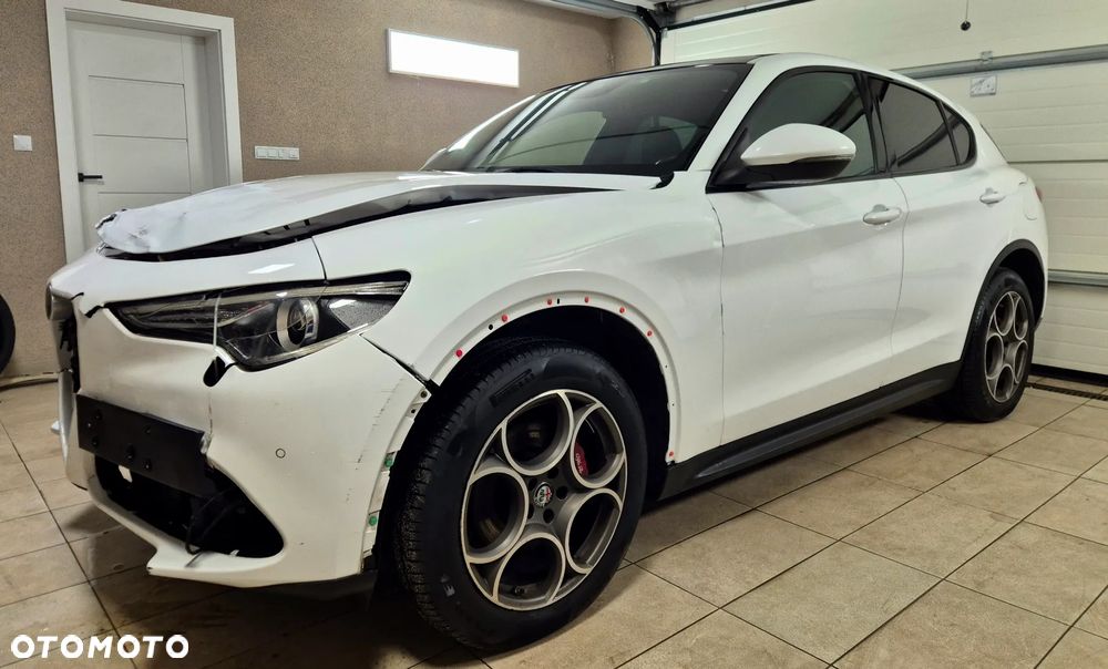 Alfa Romeo Stelvio 2.0 Turbo 16V AT8-Q4 Sprint - 2