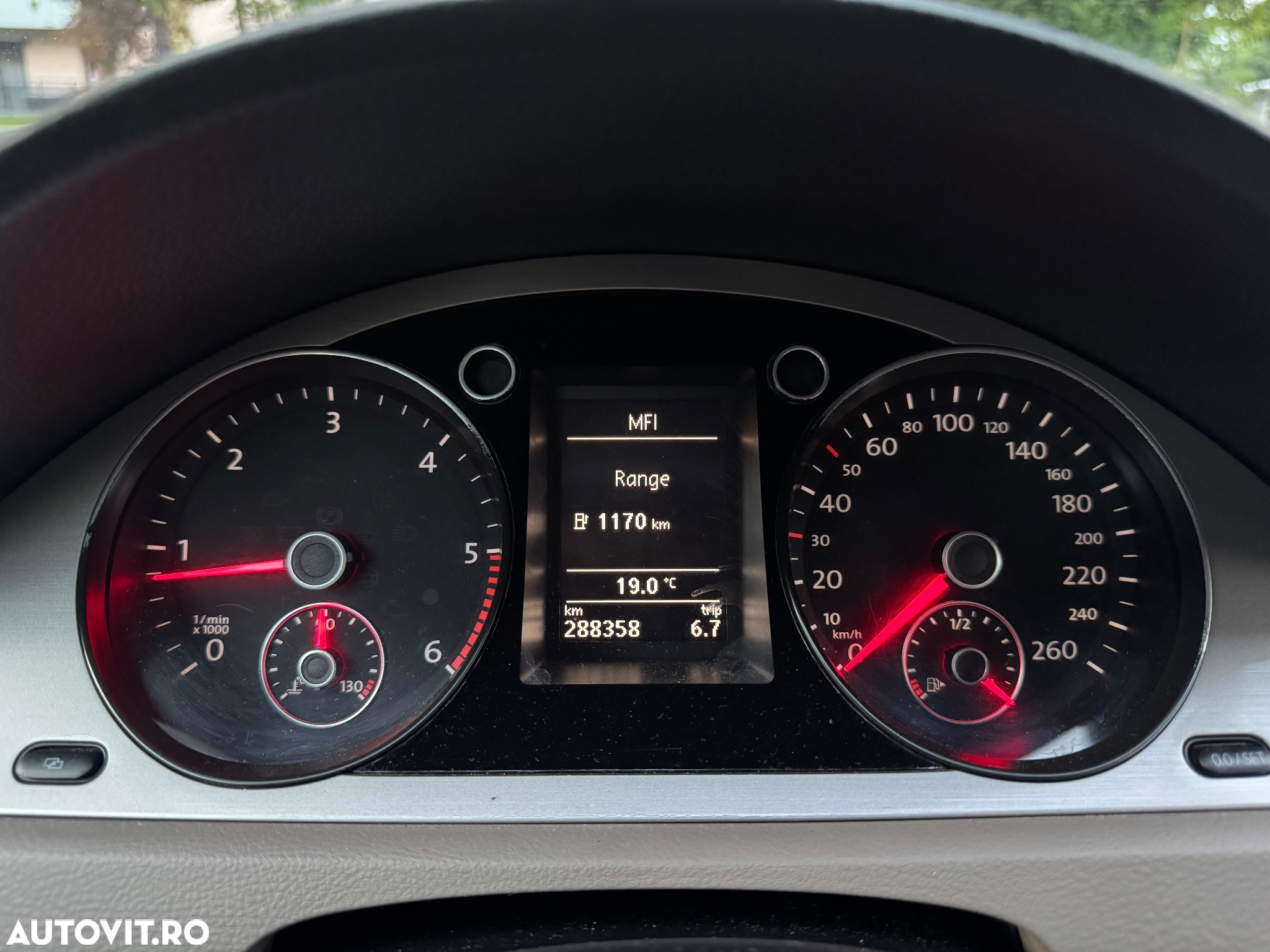 Volkswagen Passat Variant 2.0 TDI BlueMotion Technology DSG Comfortline - 9