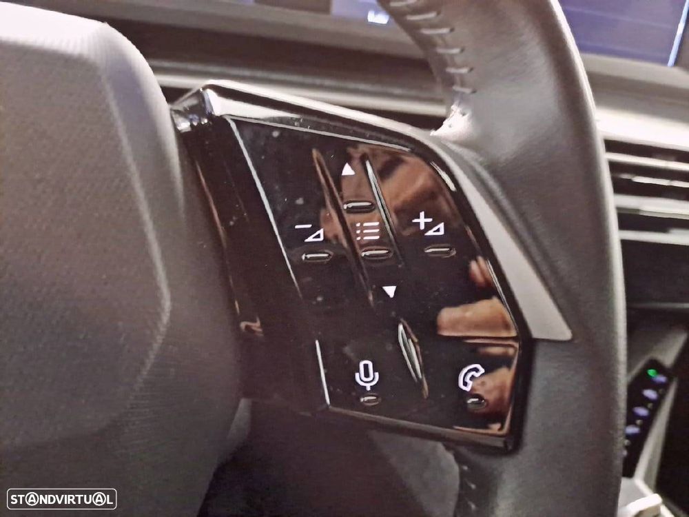 Peugeot 3008 1.2 Hybrid Allure e-DCS6 - 17
