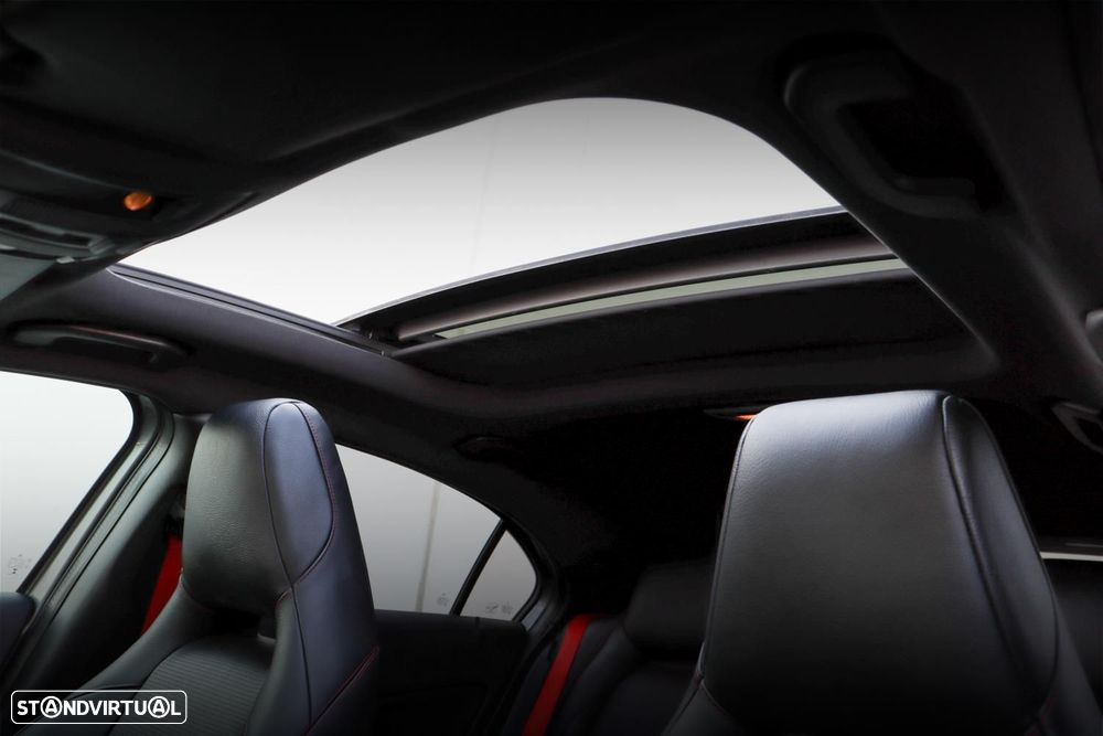 Mercedes-Benz A 45 AMG 4-Matic - 21
