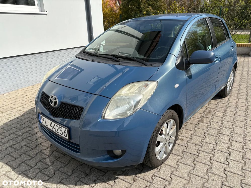 Toyota Yaris 1.3 Luna Premium - 2