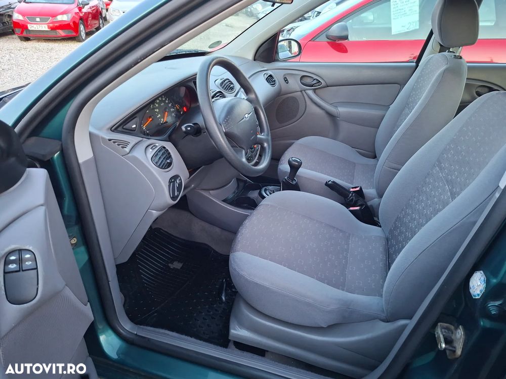 Ford Focus - 12